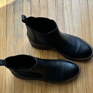 Classic Black Women’s Chelsea Boots